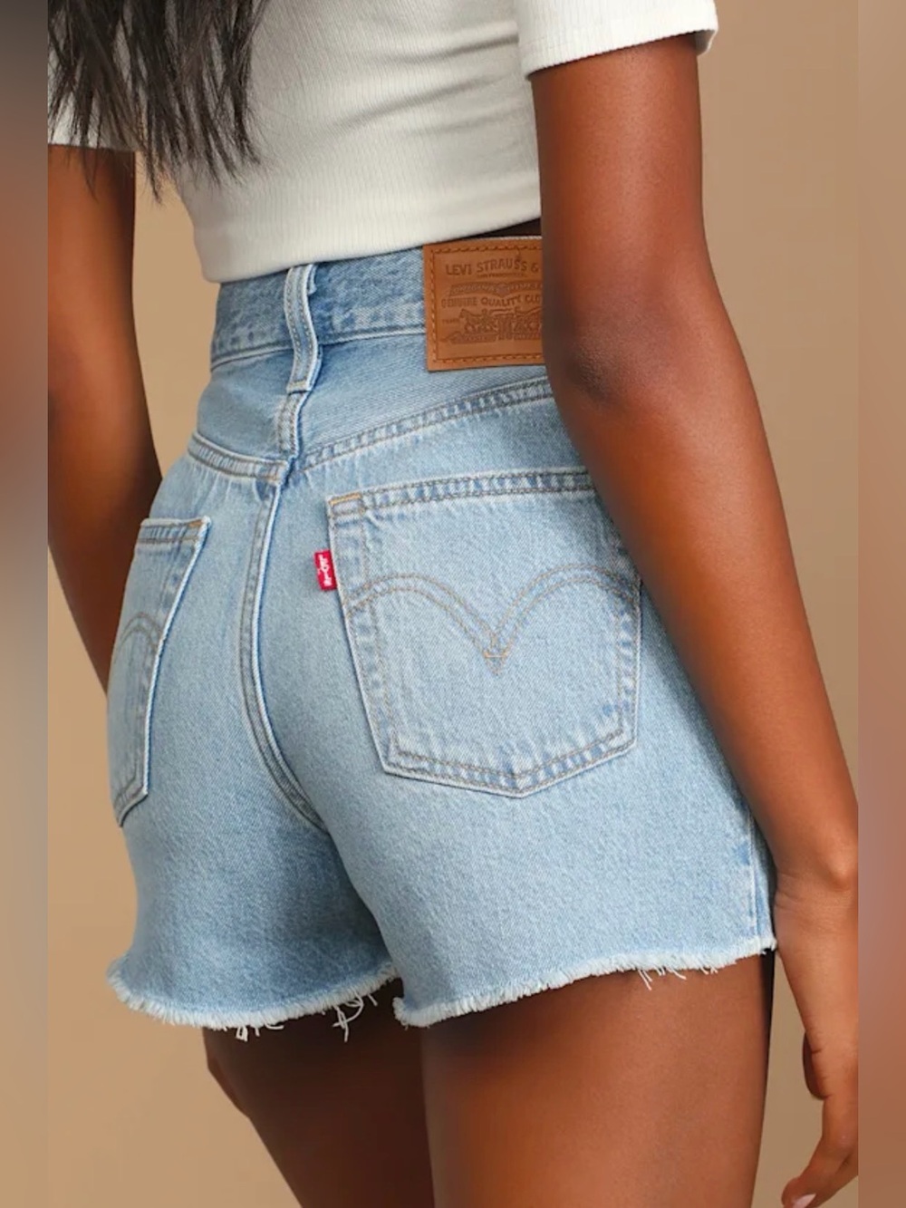 Levi’s Ribcage Light Wash Button Fly Denim Shorts - Picture 2 of 10